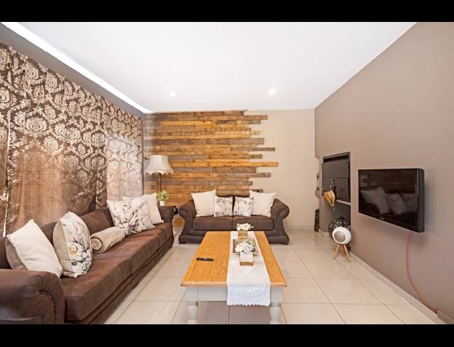 2 BEDROOM FREEHOLD FOR SALE IN RAND COLLIERIES